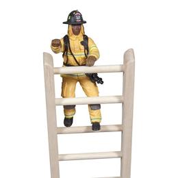 Figurina papo pompier us galben pe scara