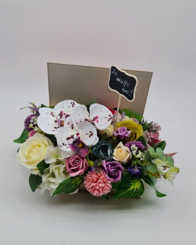 Aranjament floral - valiza cu flori 6